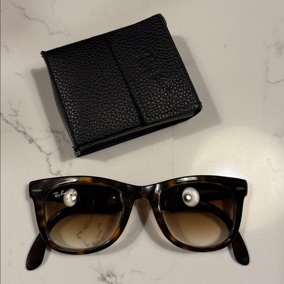 Ray-Ban Folding Wayfarer Sunglasses - Picture 3 of 8